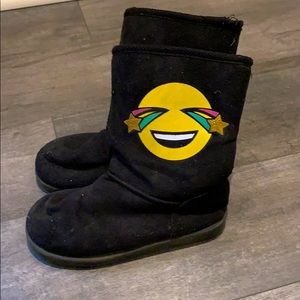Black boots with Emoji face on sides